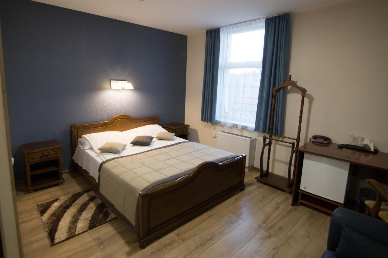 Hotel Villa Natali Chişinău Extérieur photo