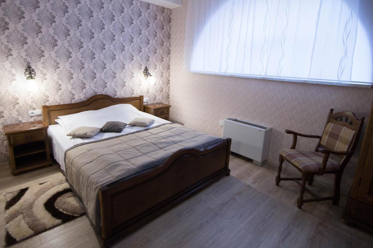 Hotel Villa Natali Chişinău Extérieur photo